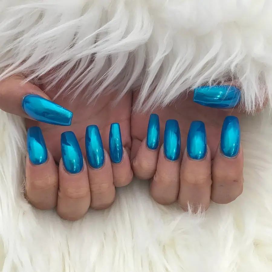 With High-Gloss Mirror Finish