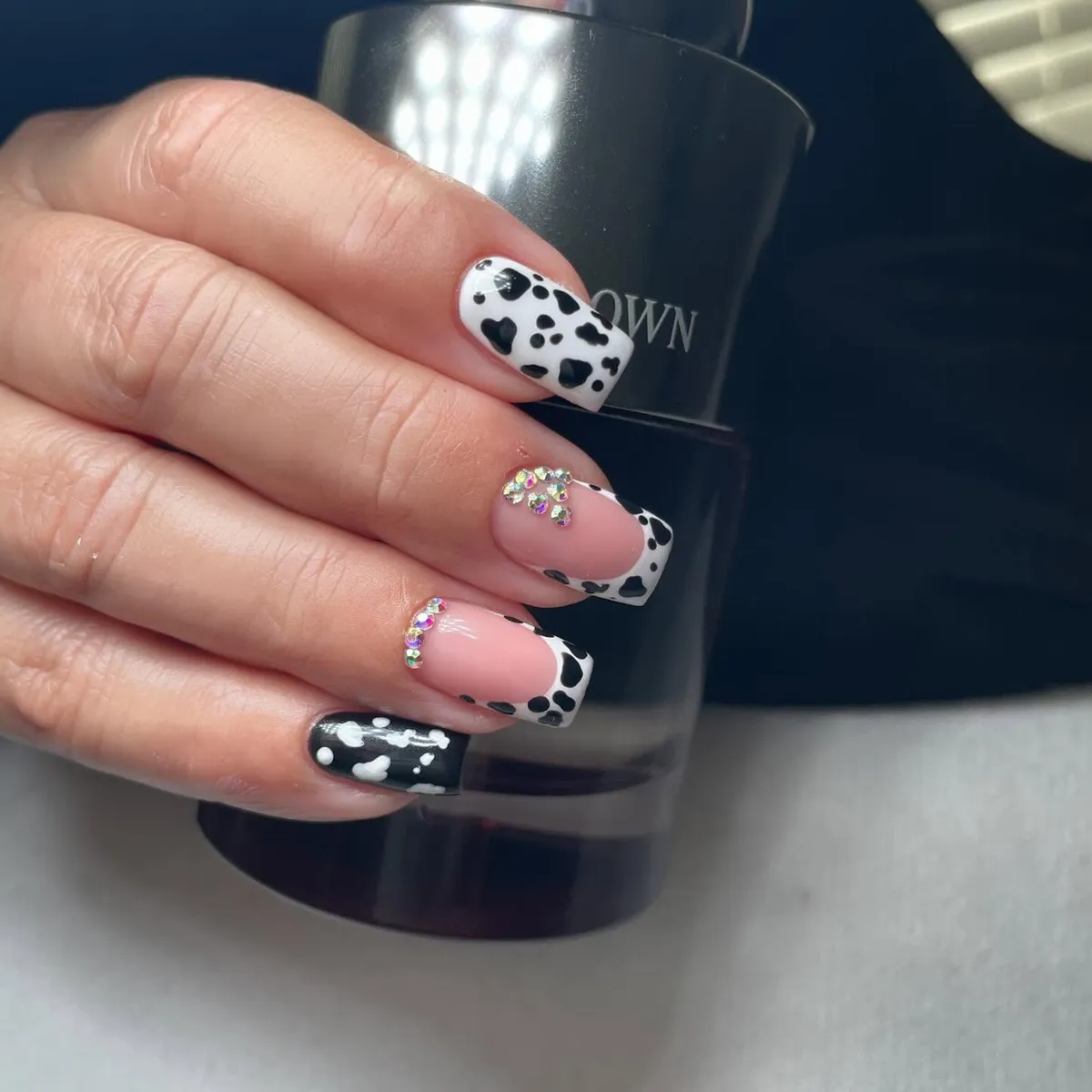 black-and-white-nails_essexnailz_6-1.webp