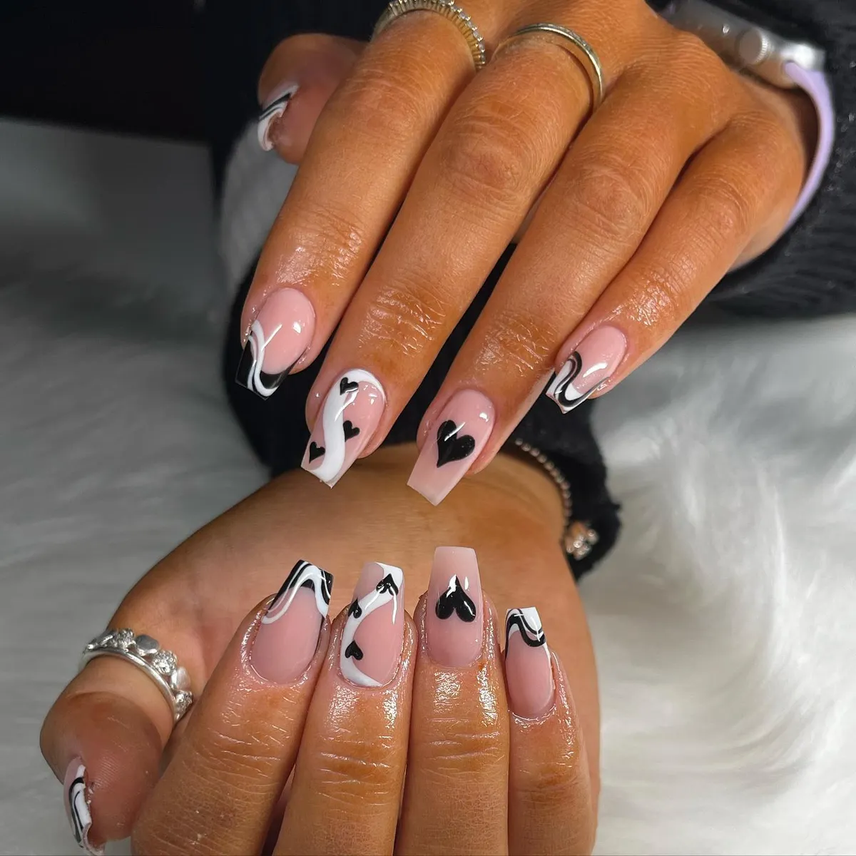 black-and-white-nails_nailsby.wik_15-1.webp