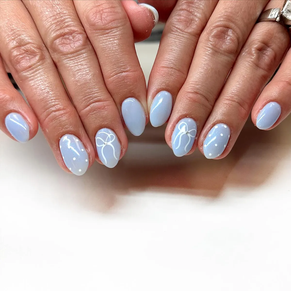 blue-gel-nails_katiebelles_nails_5.webp