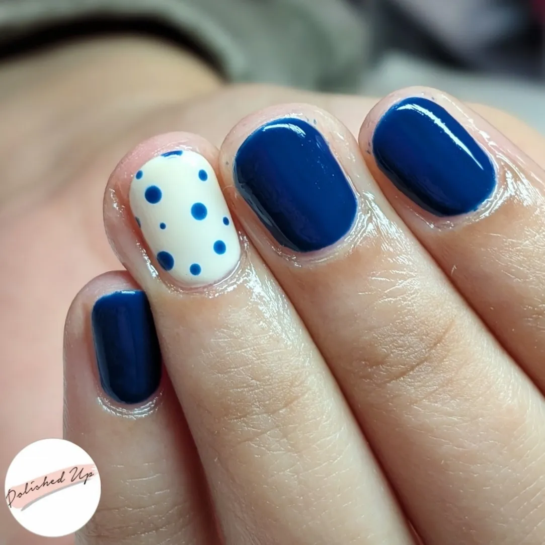 blue-gel-nails_polished_upp_18.webp