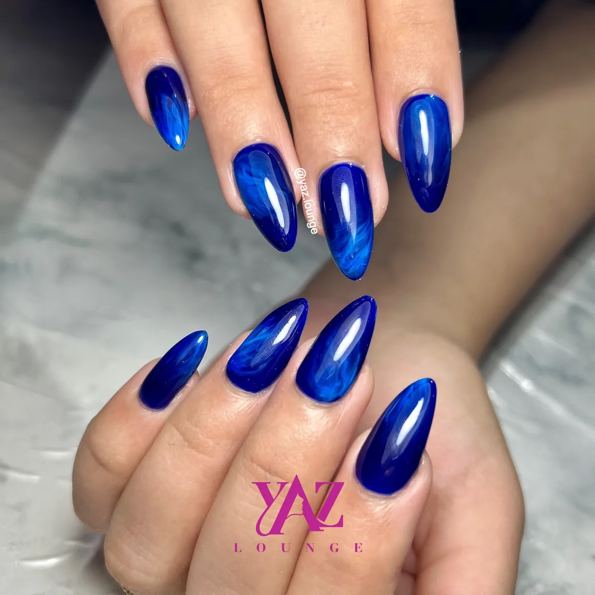 blue-gel-nails_yaz.lounge_10.webp