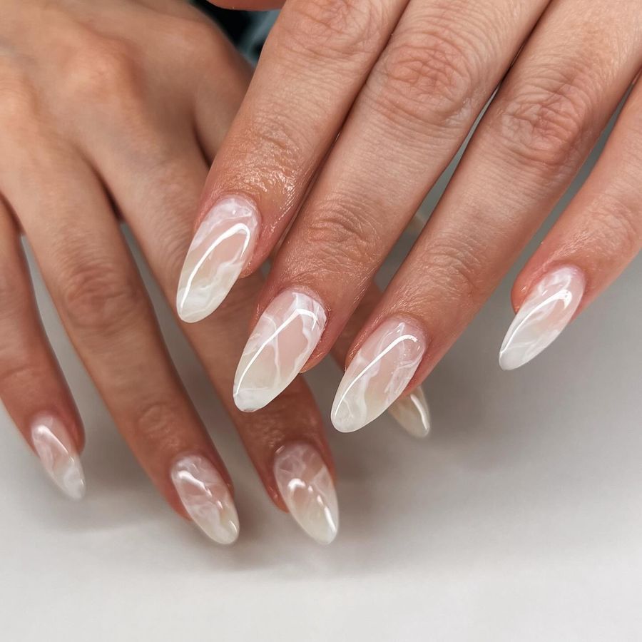 milky-white-nails_nailsbycierah_5.jpg
