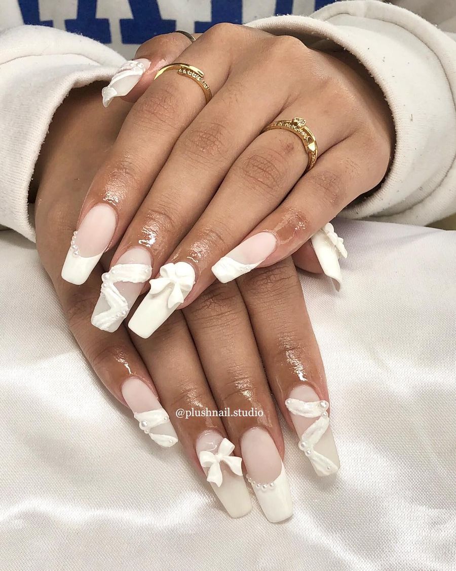 milky-white-nails_plushnail.studio_6.jpg