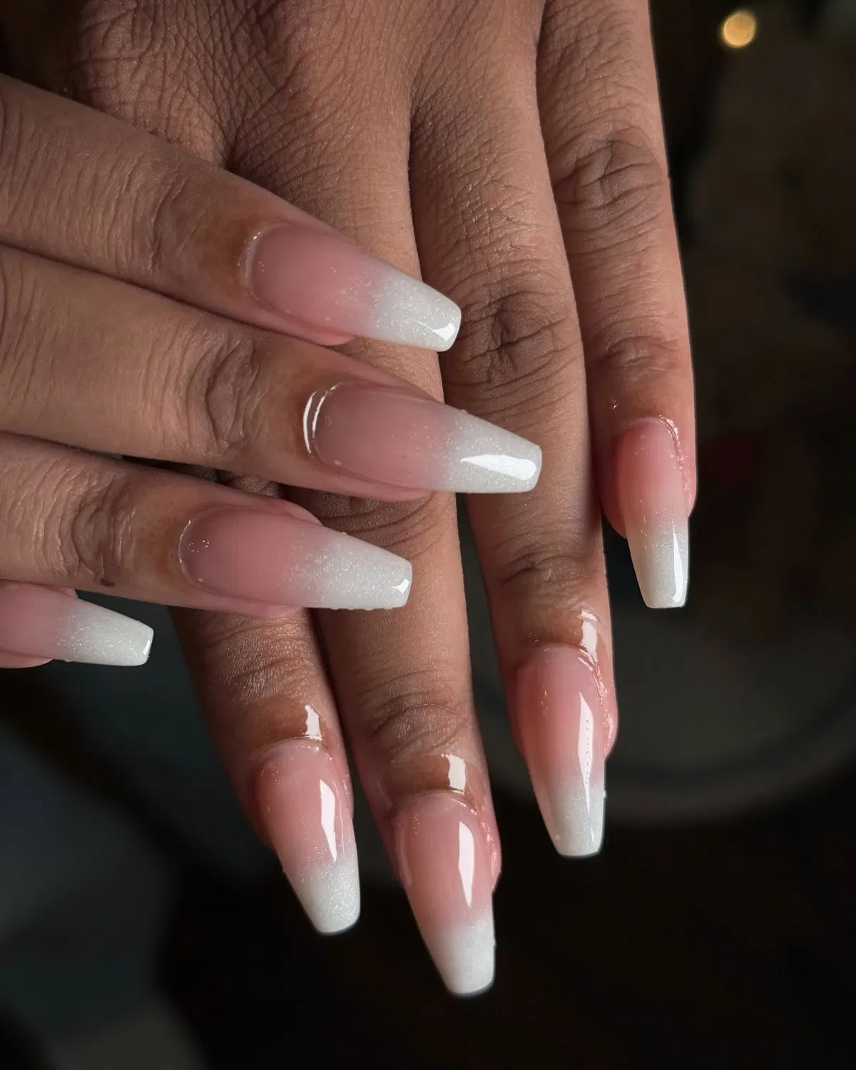 pink-and-white-nails__creamystudio__9.webp