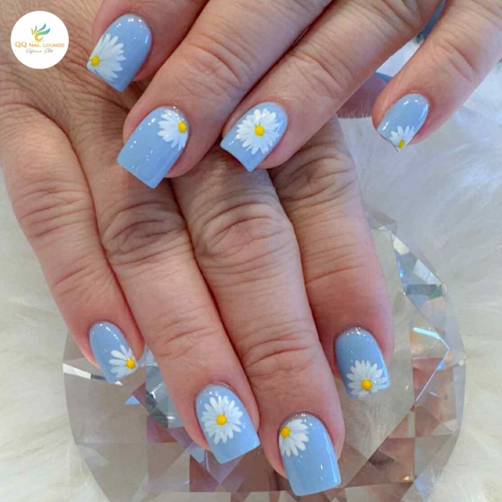 Hand-Painted Daisy Florals for a Fresh, Playful Look