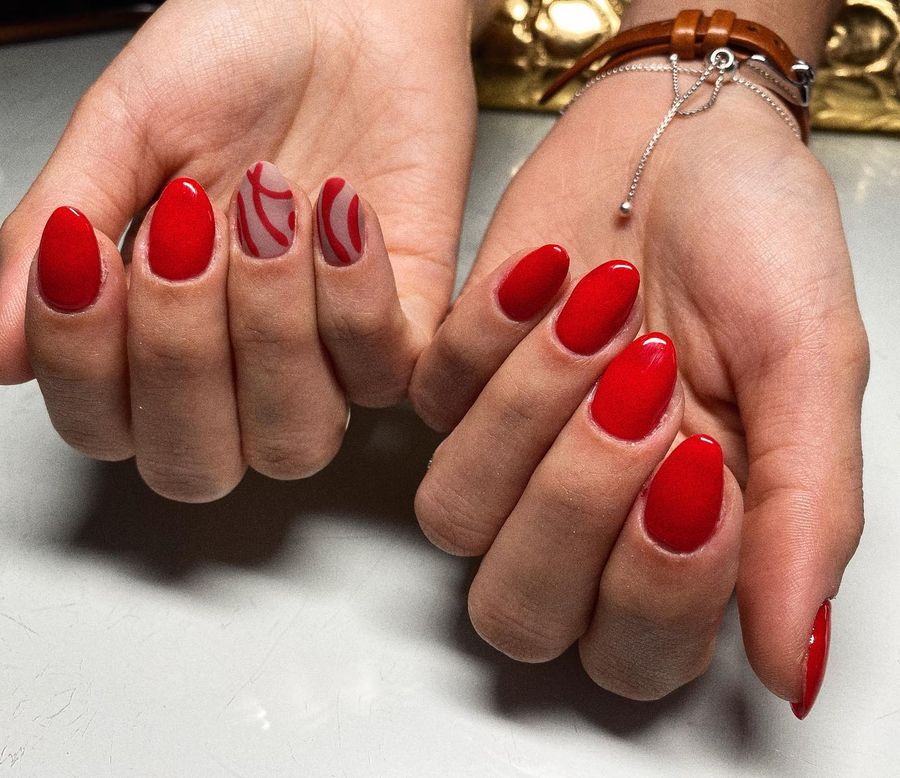 red-gel-nails_glamnailsbynahir_6.jpg