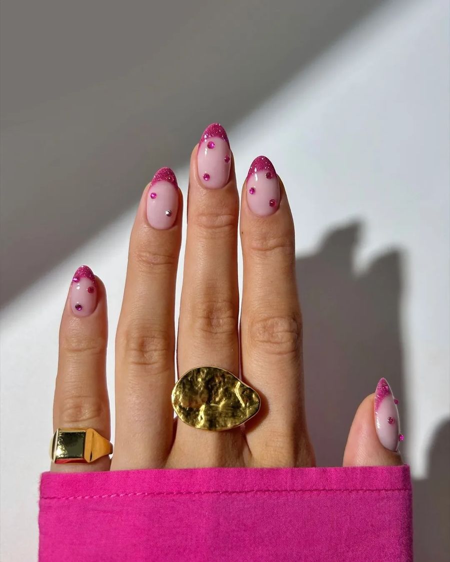 short-pink-nails_thenaillologist_2.jpg