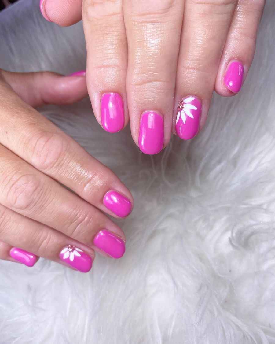 short-pink-nails_thepetitnailcompany_18.jpg