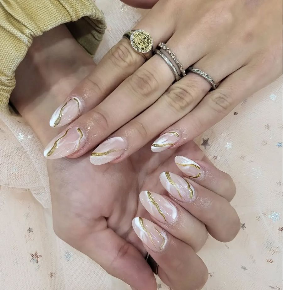 white-and-gold-nails_adorahaus_11.jpg