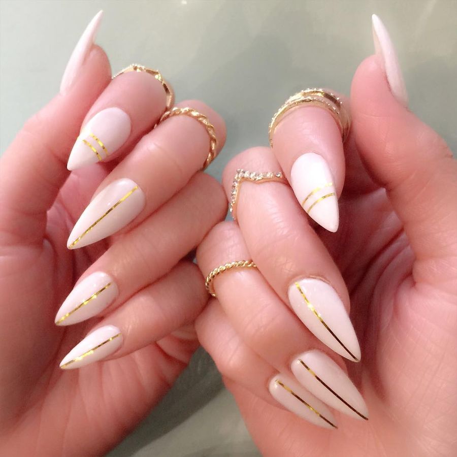 white-and-gold-nails_kittydoeshair_3.jpg