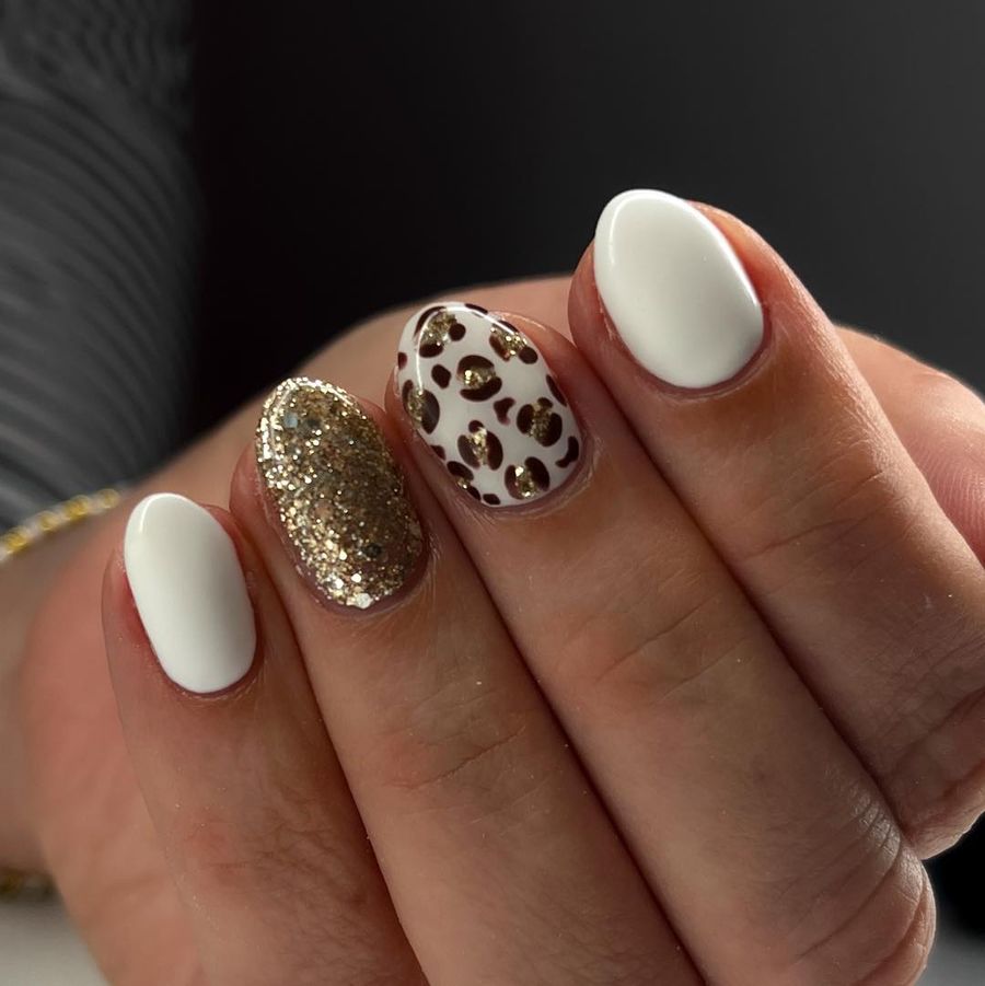 white-and-gold-nails_nails_by_max_may_9.jpg