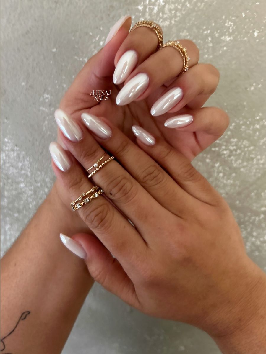 white-chrome-nails_ileinaj.nails_3.jpg