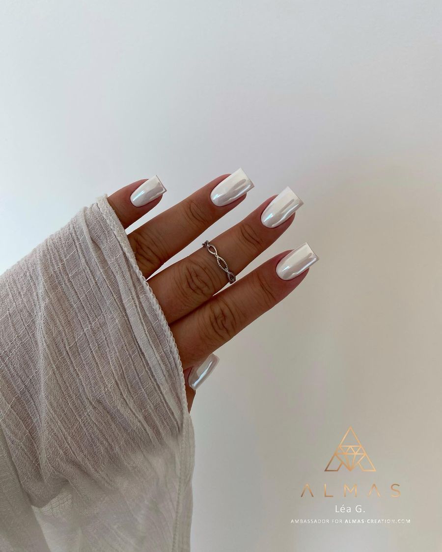white-chrome-nails_latelieroboutdesongles_10.jpg