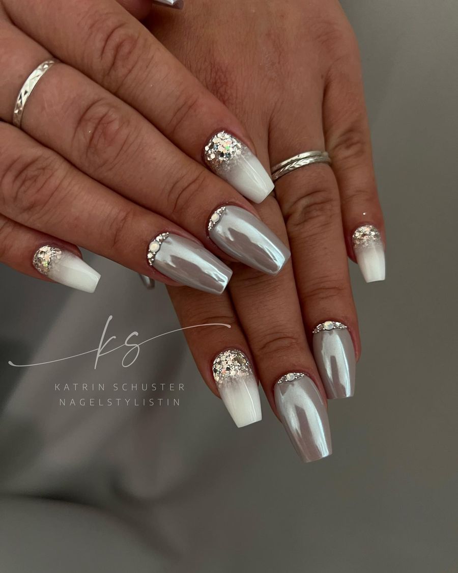 white-chrome-nails_nailsbykatrins_11.jpg