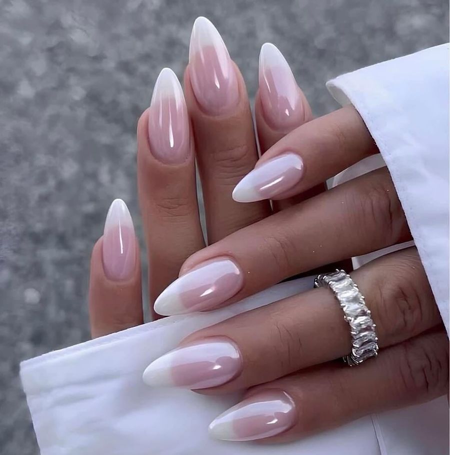 white-chrome-nails_paradis.ongles.lyon2e_9.jpg