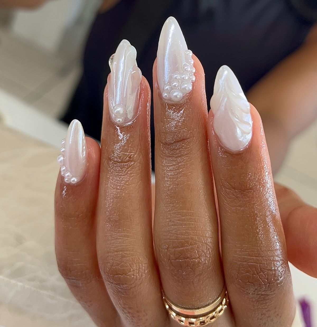 white-nails-with-designs_belleboutique_sa_12.jpg