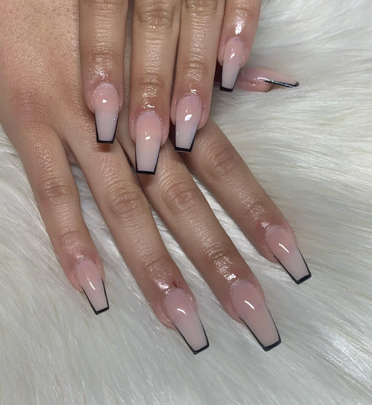 Black-French-Tip-Nails_310nailz_11.webp