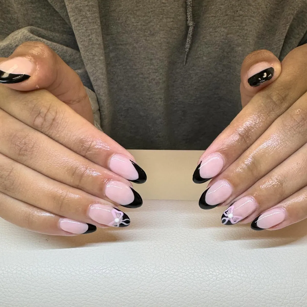 Black-French-Tip-Nails_nailswithsadie_16.webp