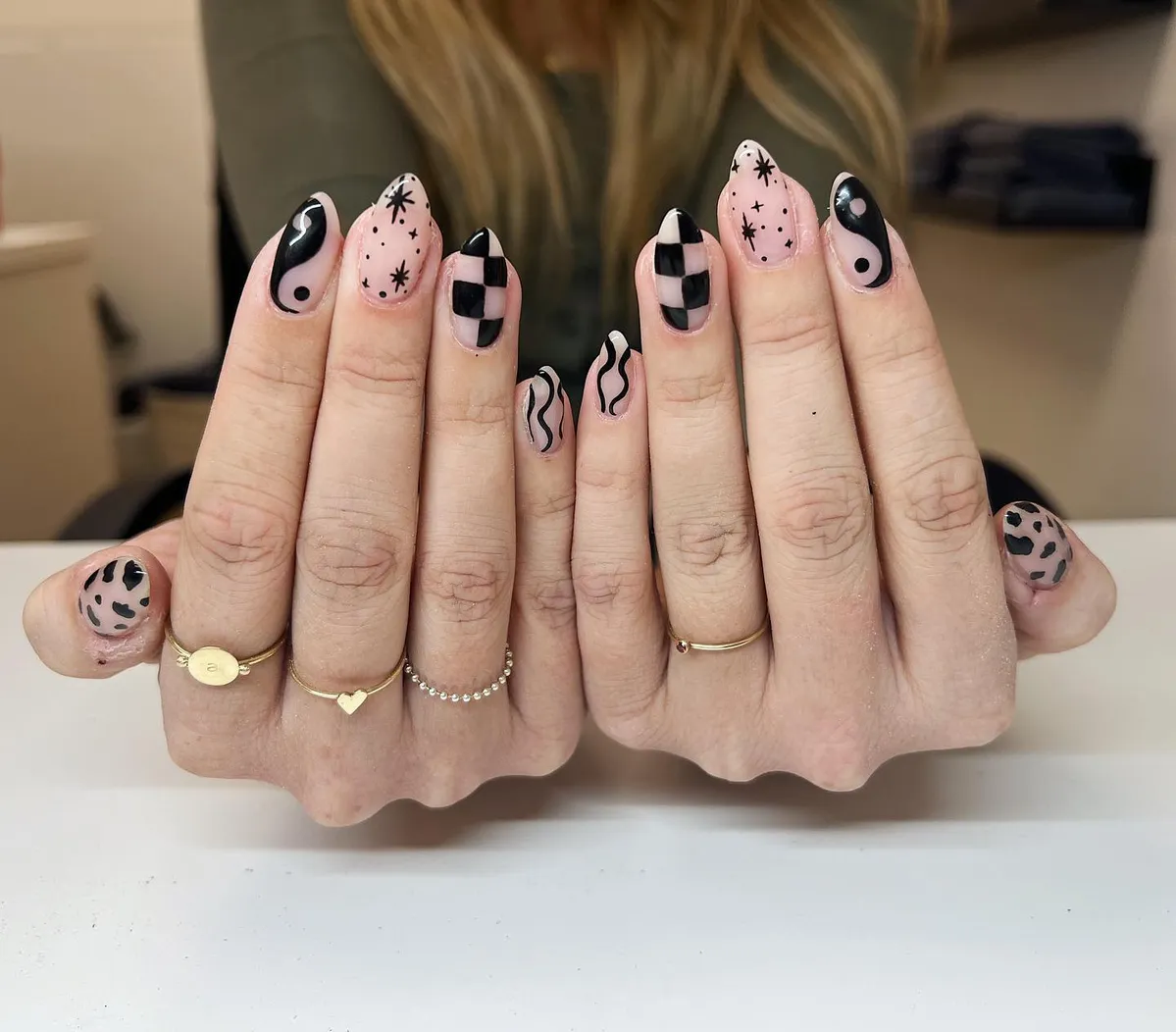 Black-Nails_nails.by_.pk_5.webp