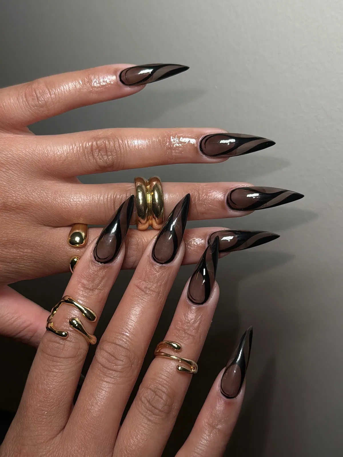 black-chrome-nails_beautybylisa99_17.webp