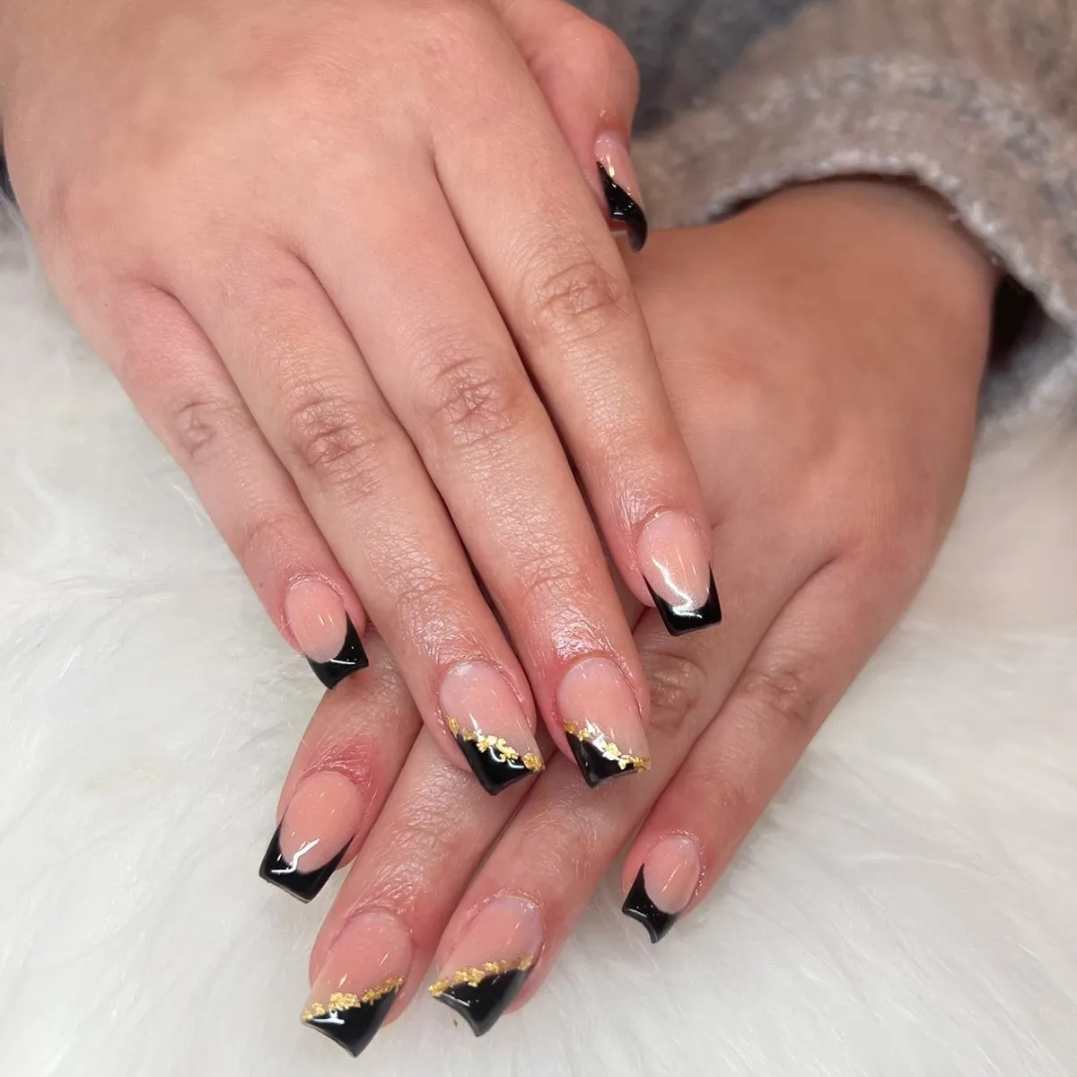 black-chrome-nails_bloombeautysalonnj_5.webp