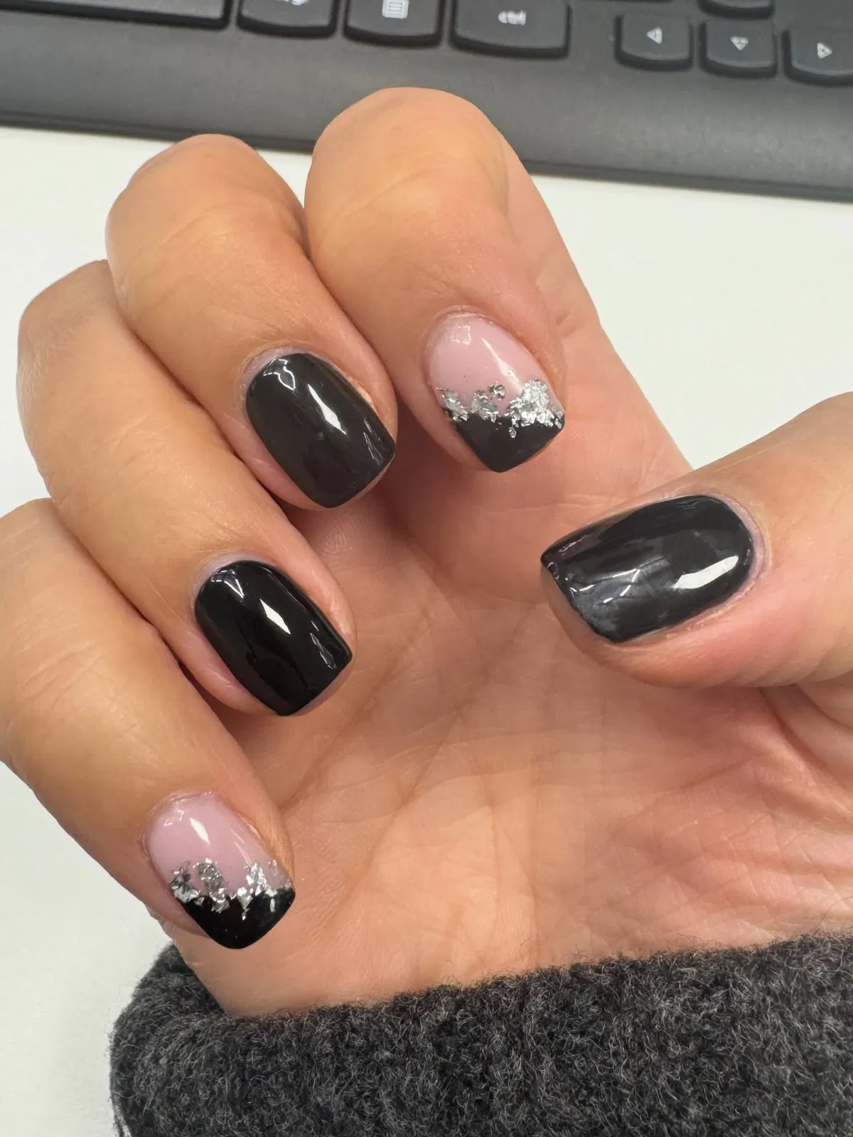 black-gel-nails__boujee_beauty____4.webp