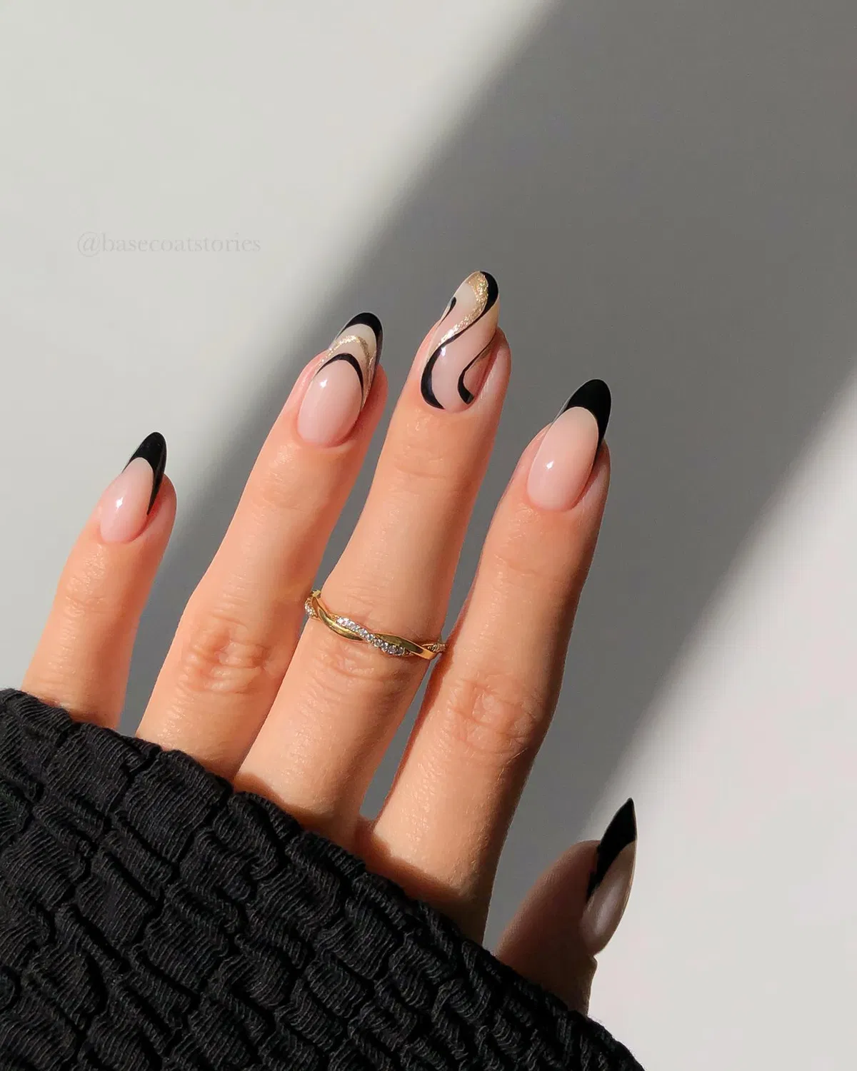 black-gel-nails_basecoatstories_3.webp