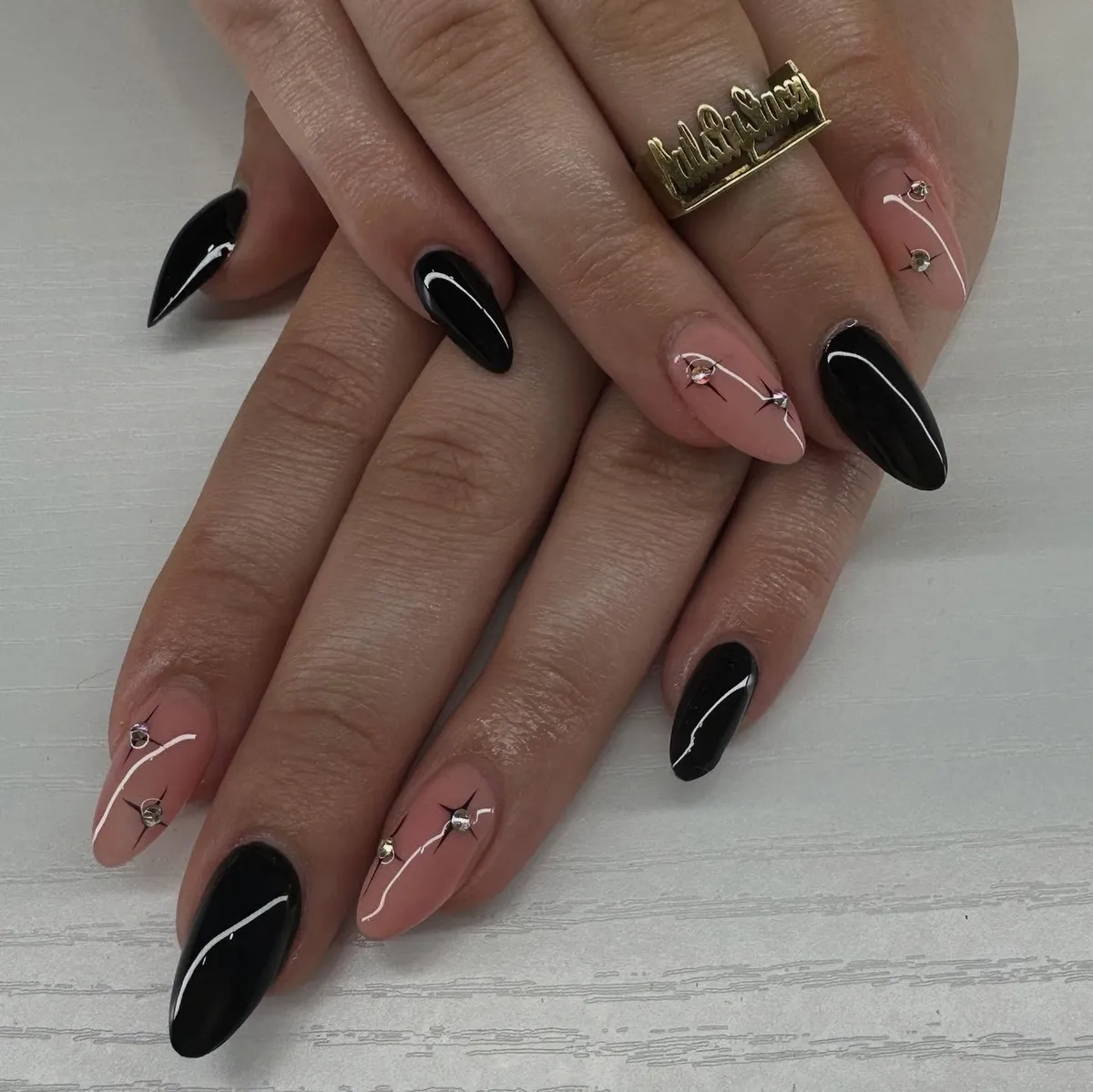 black-gel-nails_nailsby_stacey25_15.webp