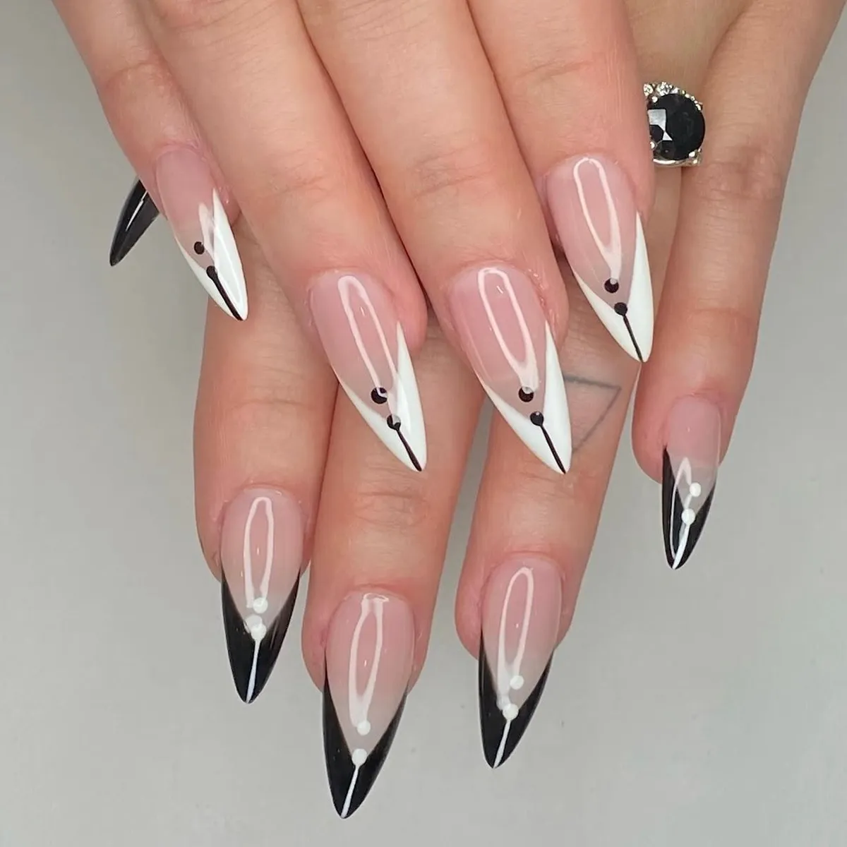 black-gel-nails_purluxebeautybar_14.webp