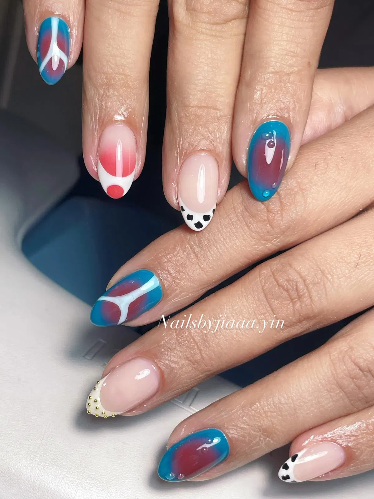 ombre-nails_nailsbyjiaaa.yin_.reading_12.webp