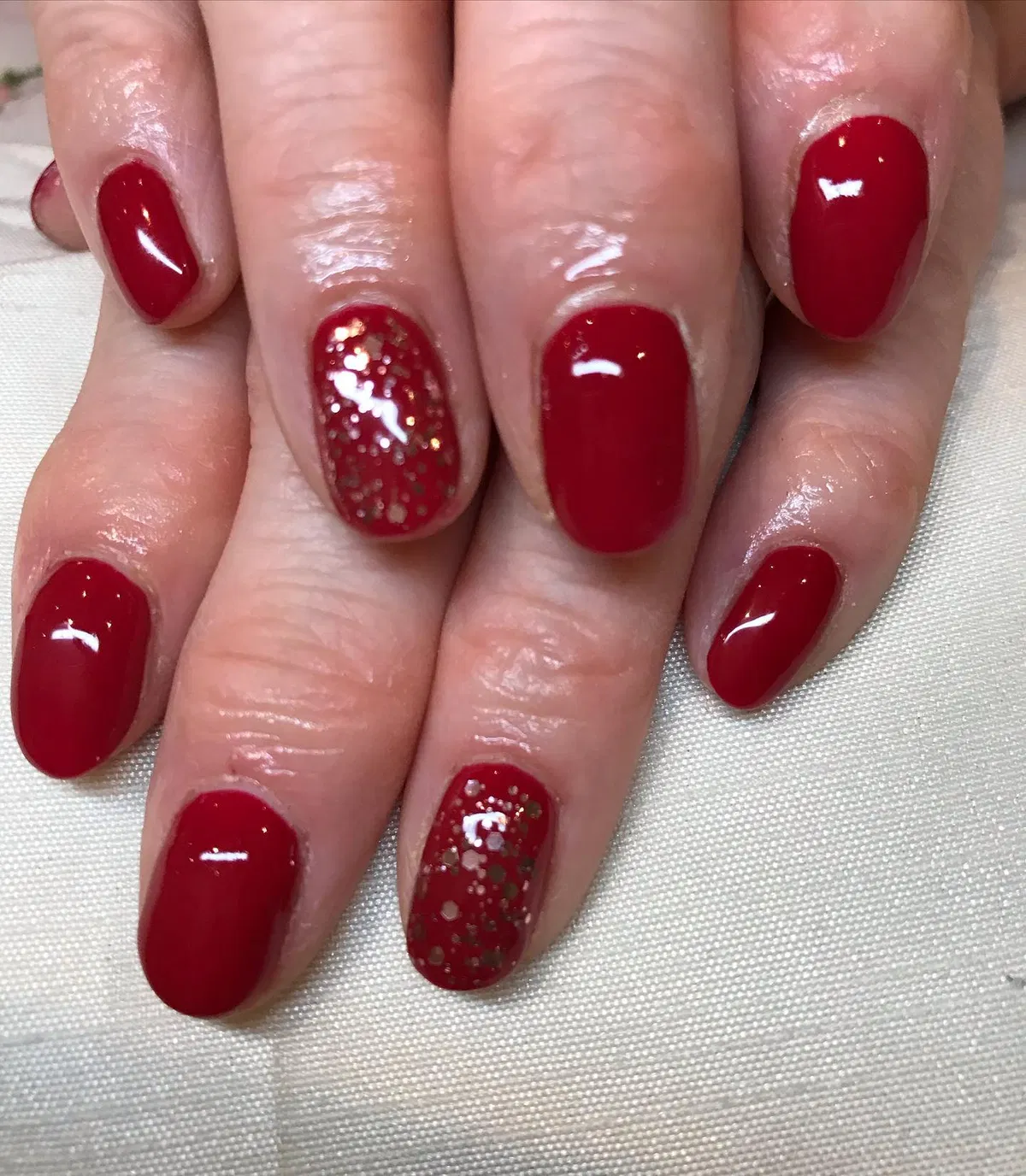 red-glitter-nails_nails_by_heatherl_8.webp