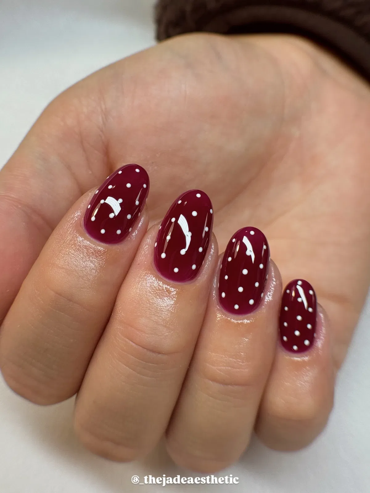 red-nails_thejadeaesthetic_11.webp