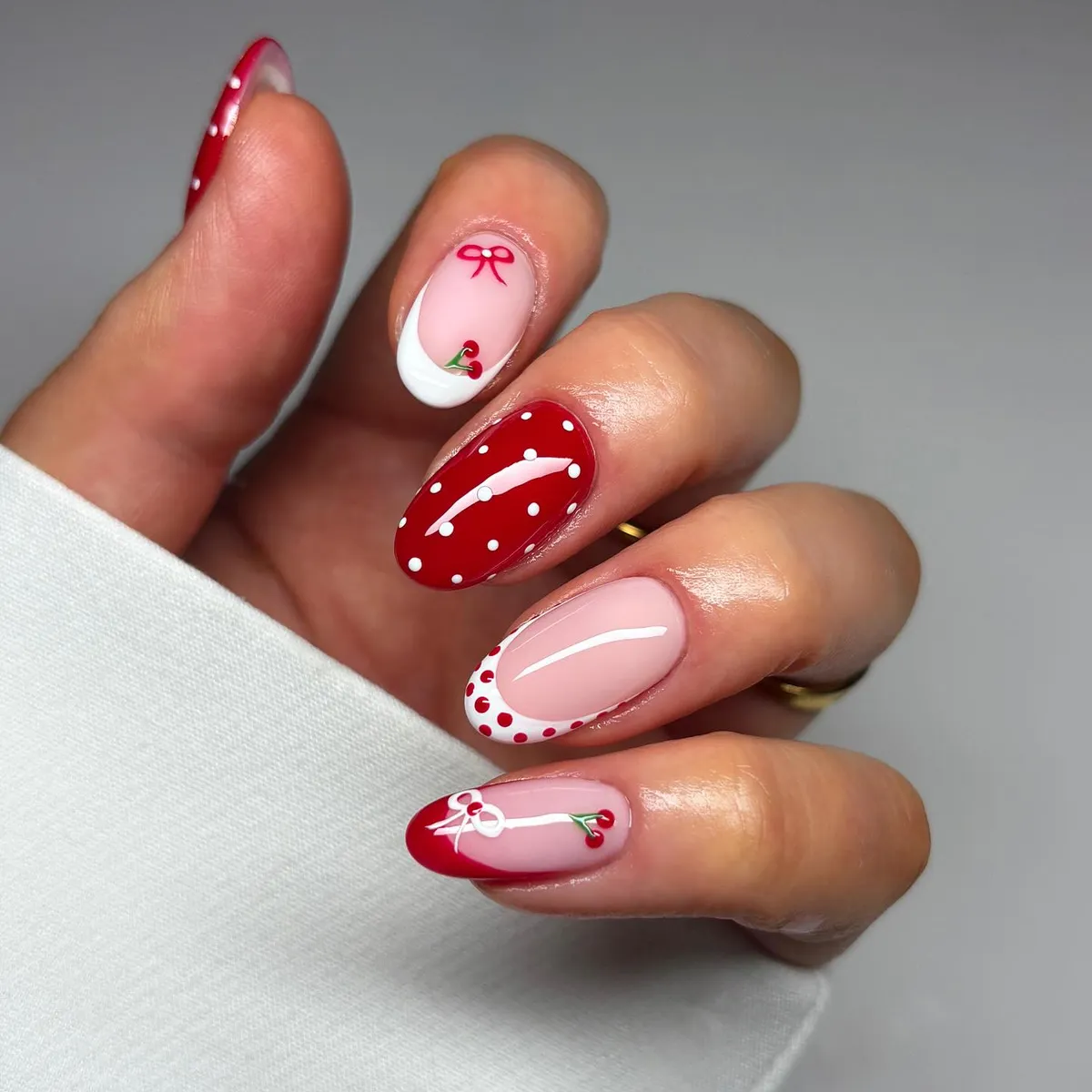 red-prom-nails_byjessicamorris_8.webp