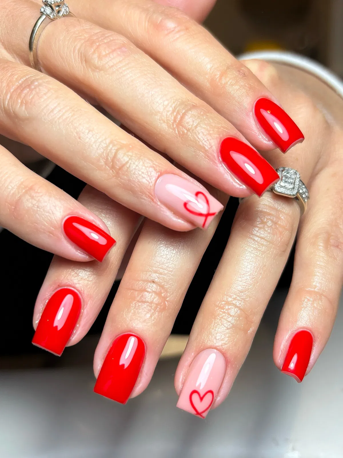 red-prom-nails_elliegels_5.webp