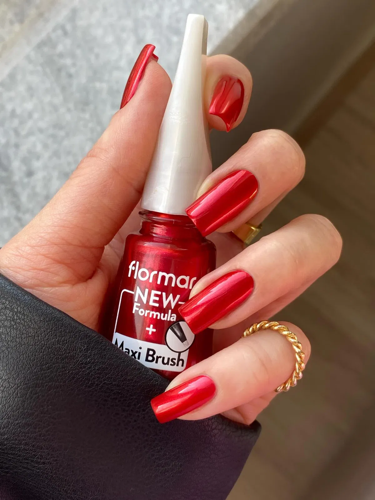 red-prom-nails_fs.nailart_12.webp