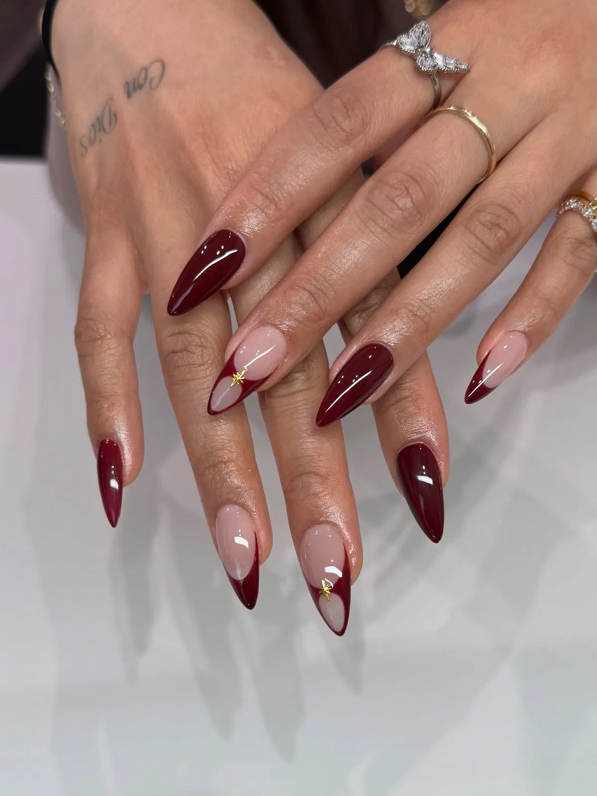 red-tip-nails_emvxbeauty_16.webp