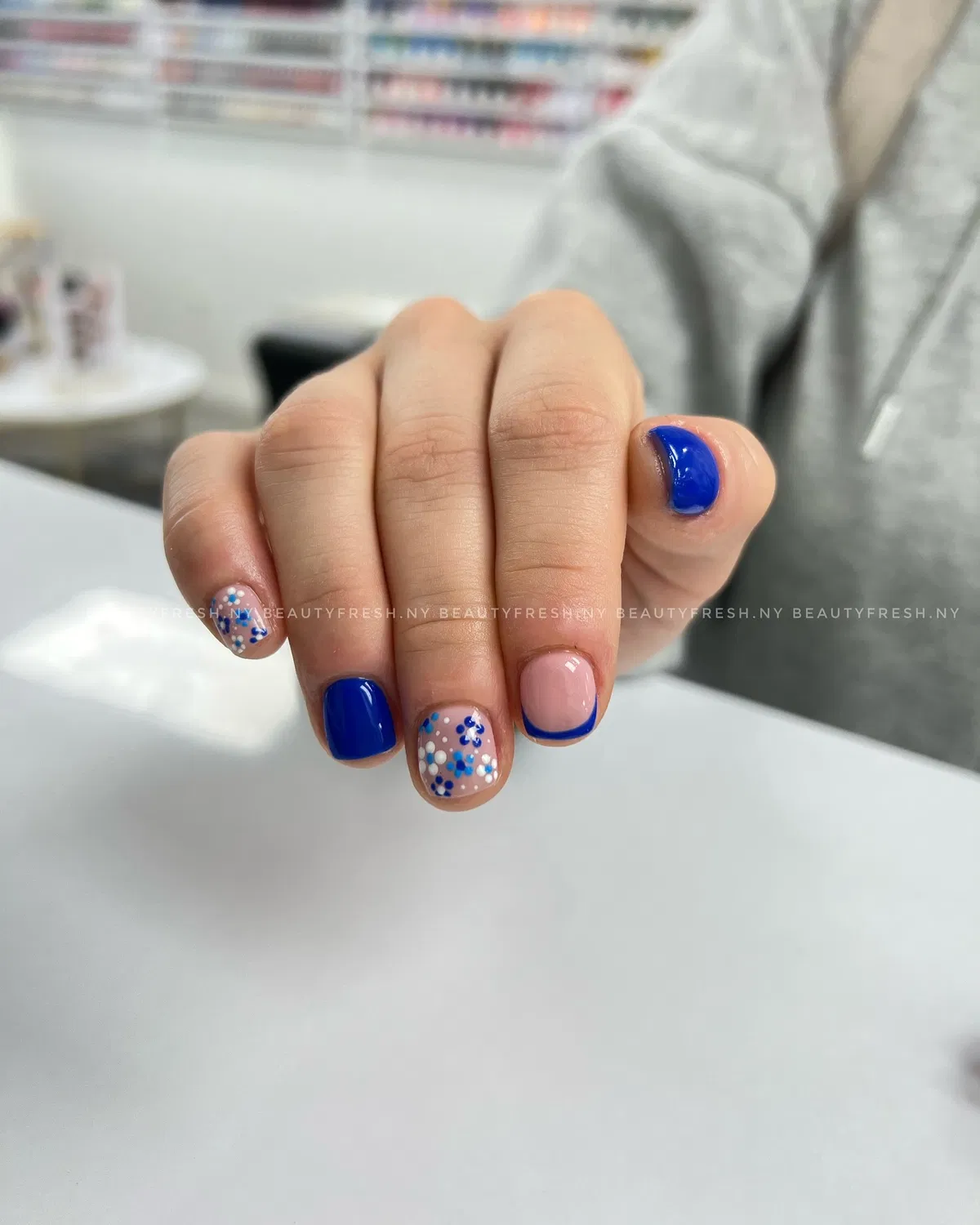 short-blue-nails_beautyfresh.ny_12.webp