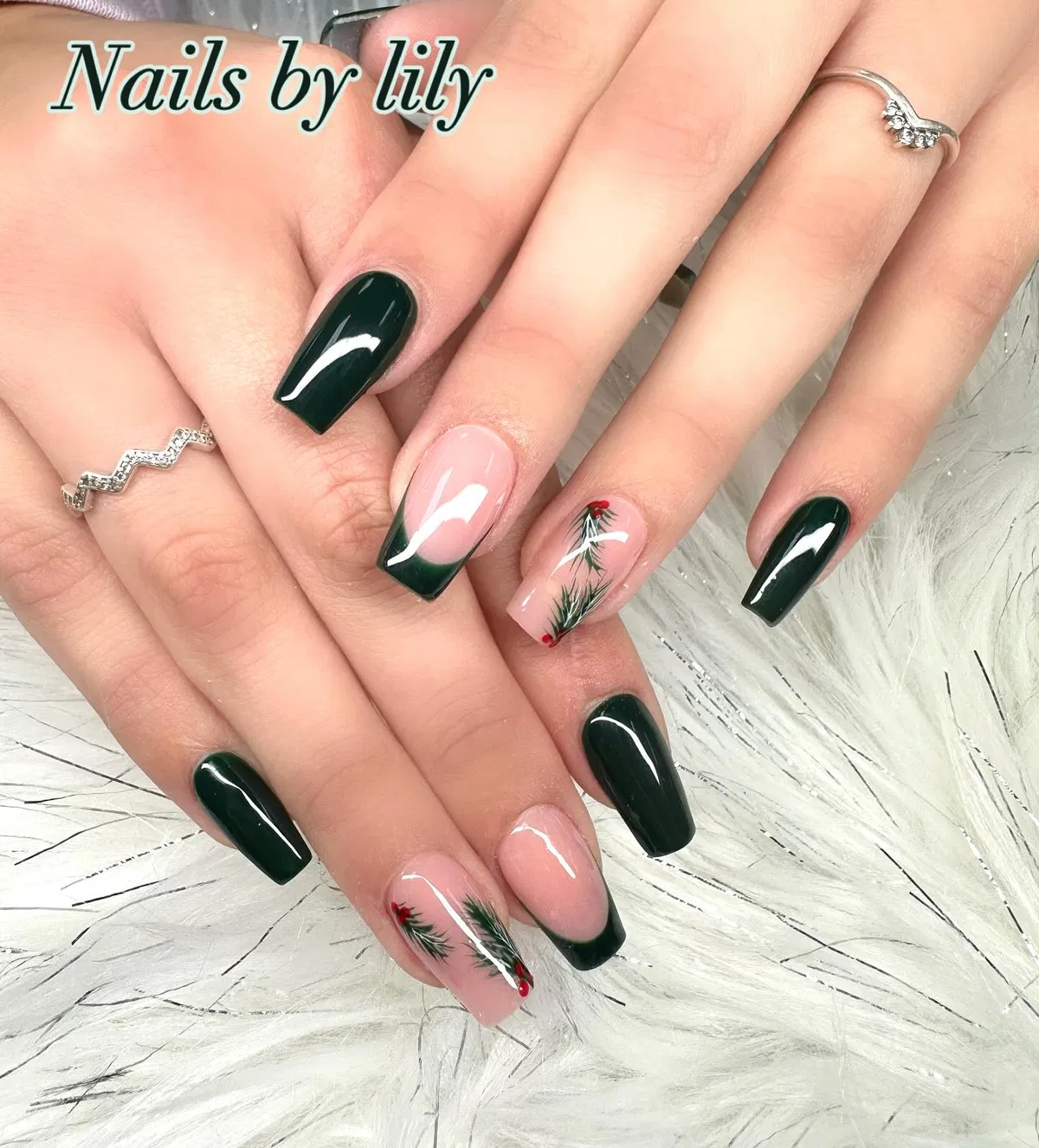 Dark-Green-Nails_nailedby.levi_2.webp