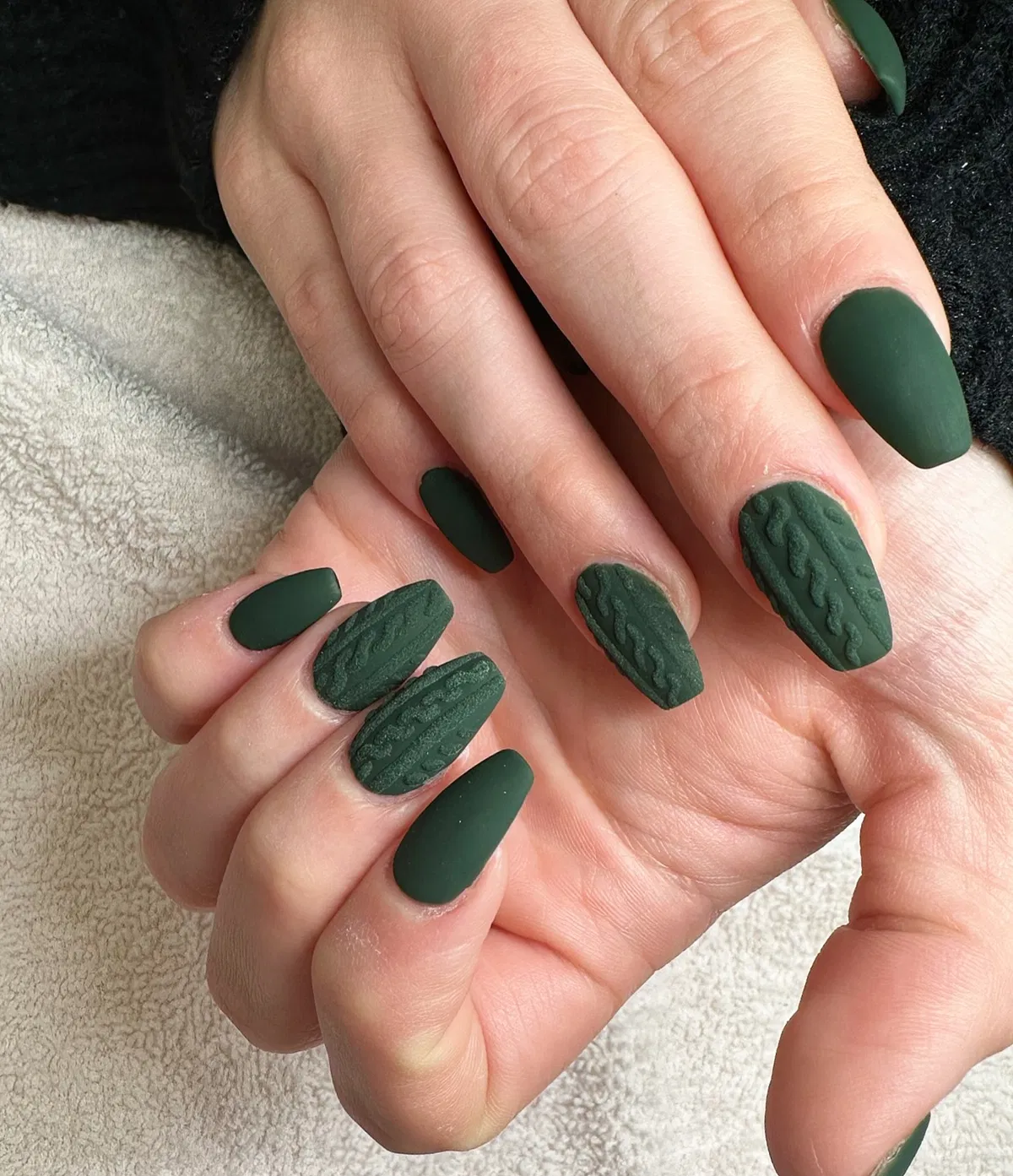 Dark-Green-Nails_uptown_nail_salon_12.webp