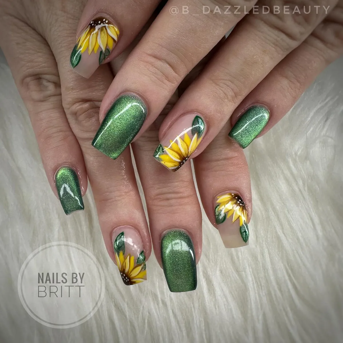 Sunflower-Nailsb_dazzledbeauty_3.webp