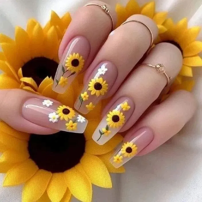 Sunflower-Nailsflowerfarmofficial_7.webp