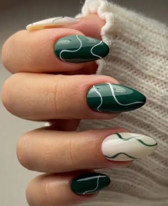 emerald-green-nails_riaana_nail_art_studio_13.webp