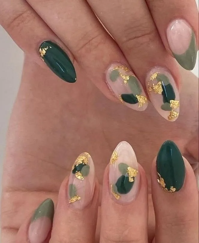 emerald-green-nails_riaana_nail_art_studio_15.webp