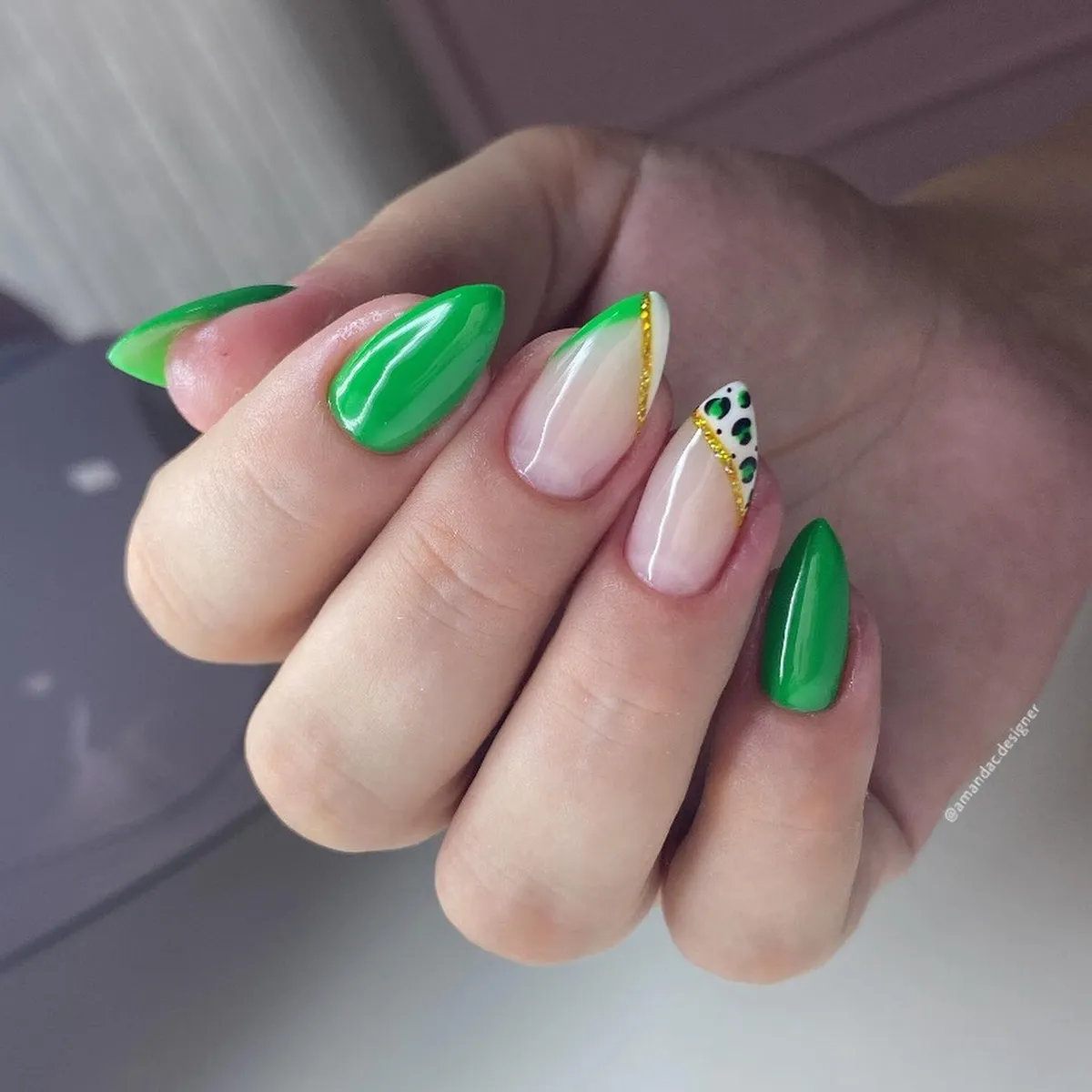 green-nails_amandac.designer_4.webp
