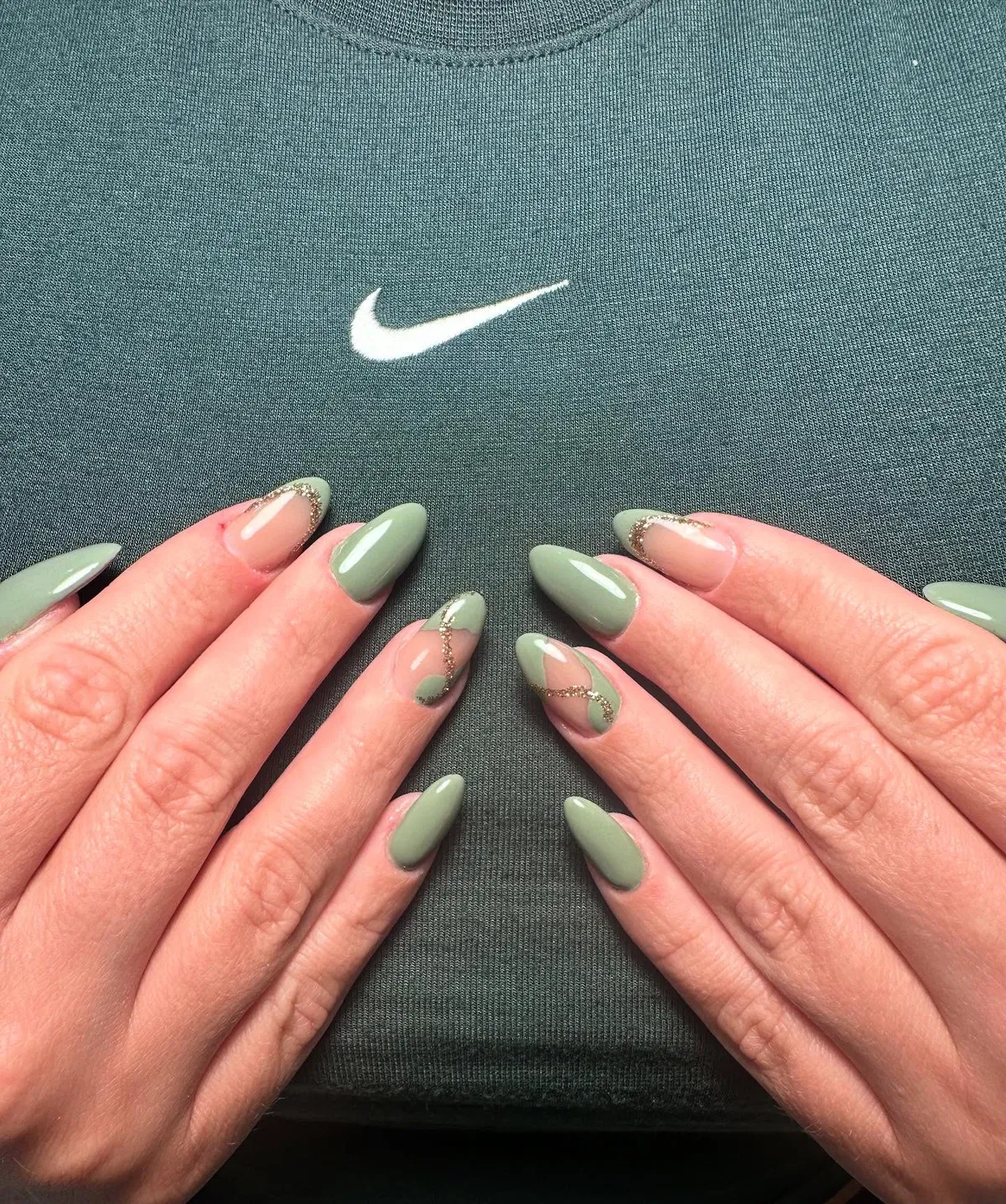 green-nails_beautysalon_annel_16.webp