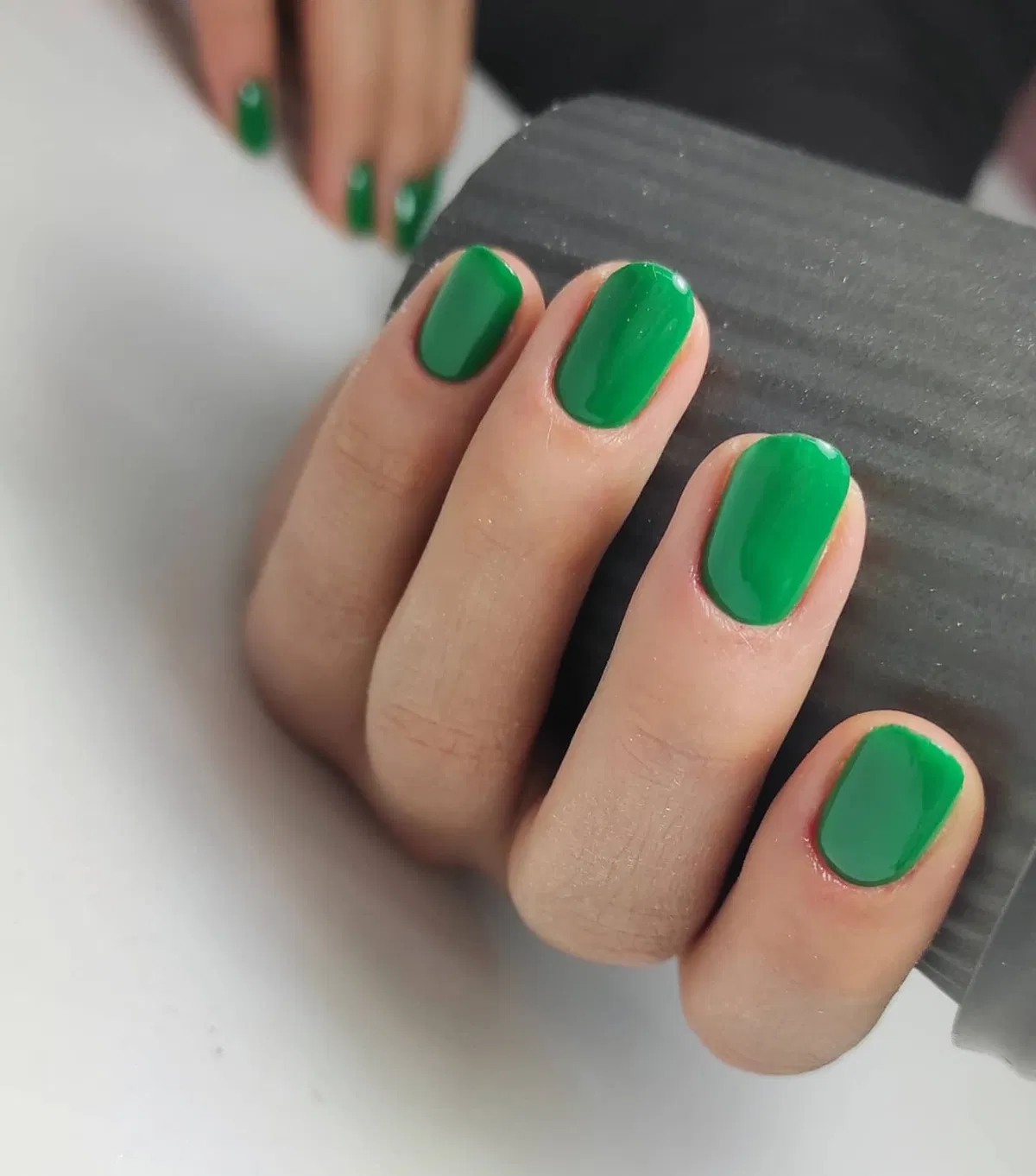 green-nails_fatemelazimi_nail_14.webp