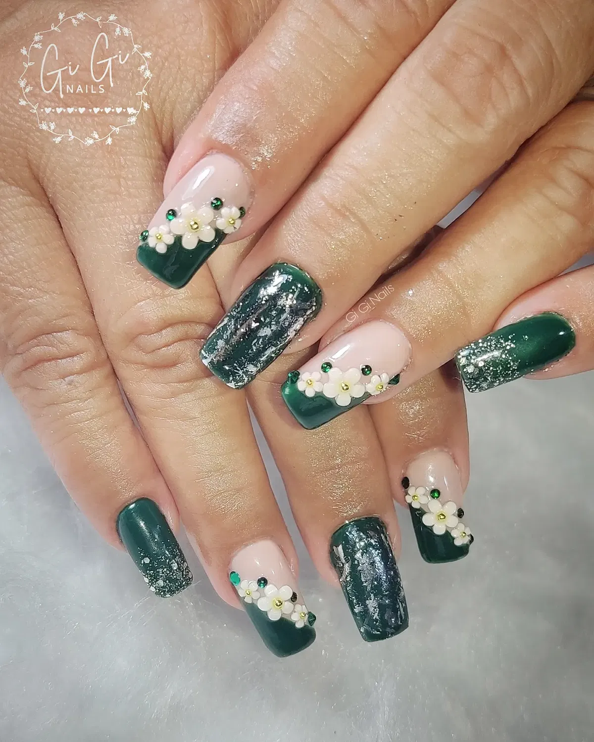 green-nails_gigi_nails21_1.webp
