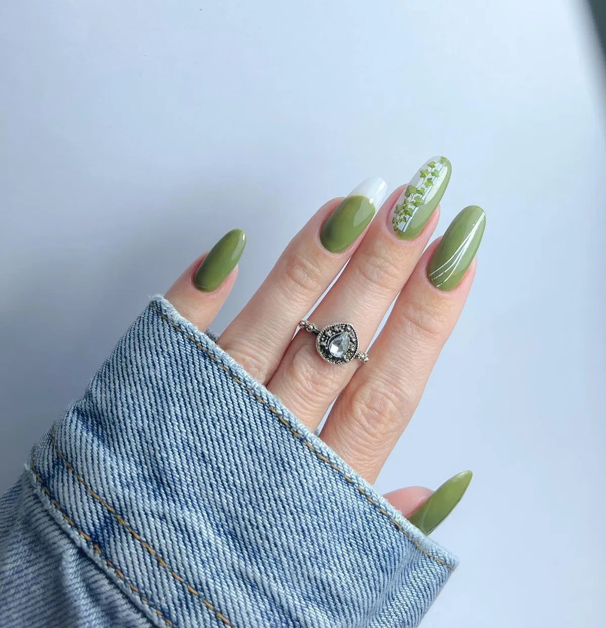 green-nails_mary_beauty04_11.webp