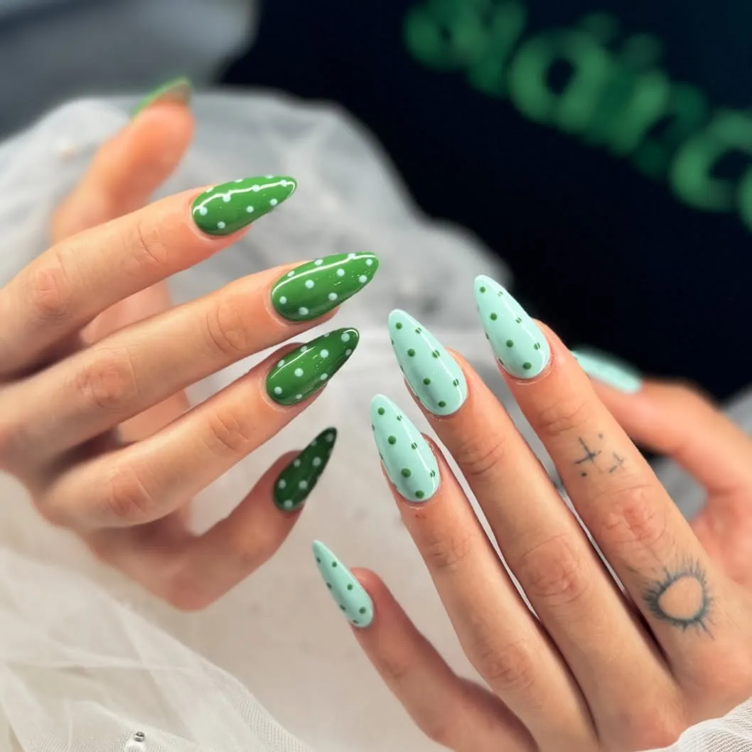 green-nails_modernnailsatx_2.webp